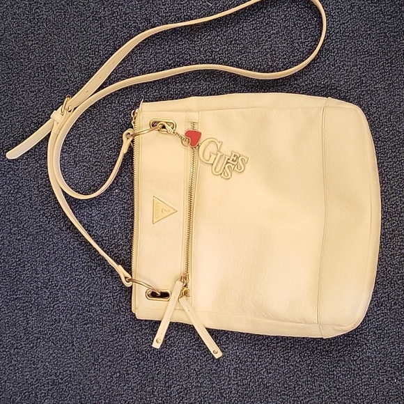 Guess purse - Picture 2 of 5